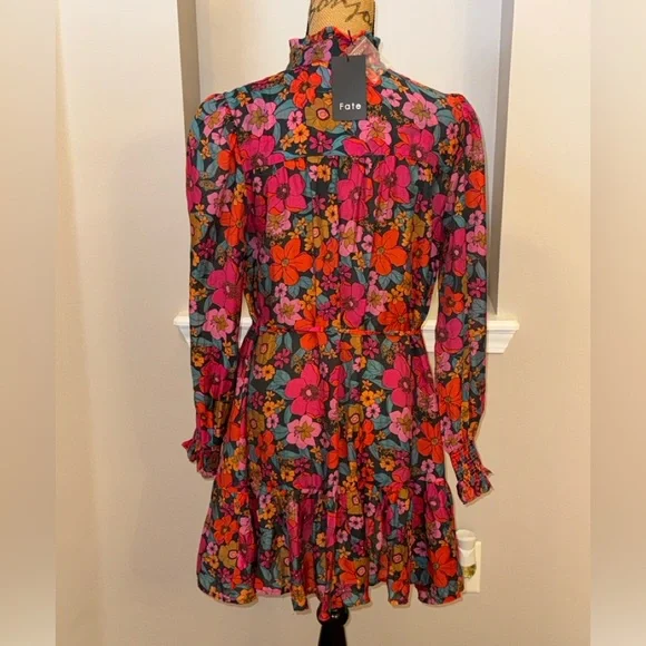 Fate NWT Full in Bloom long balloon sleeve ruffle button down tie waist dress, M - Picture 9 of 11